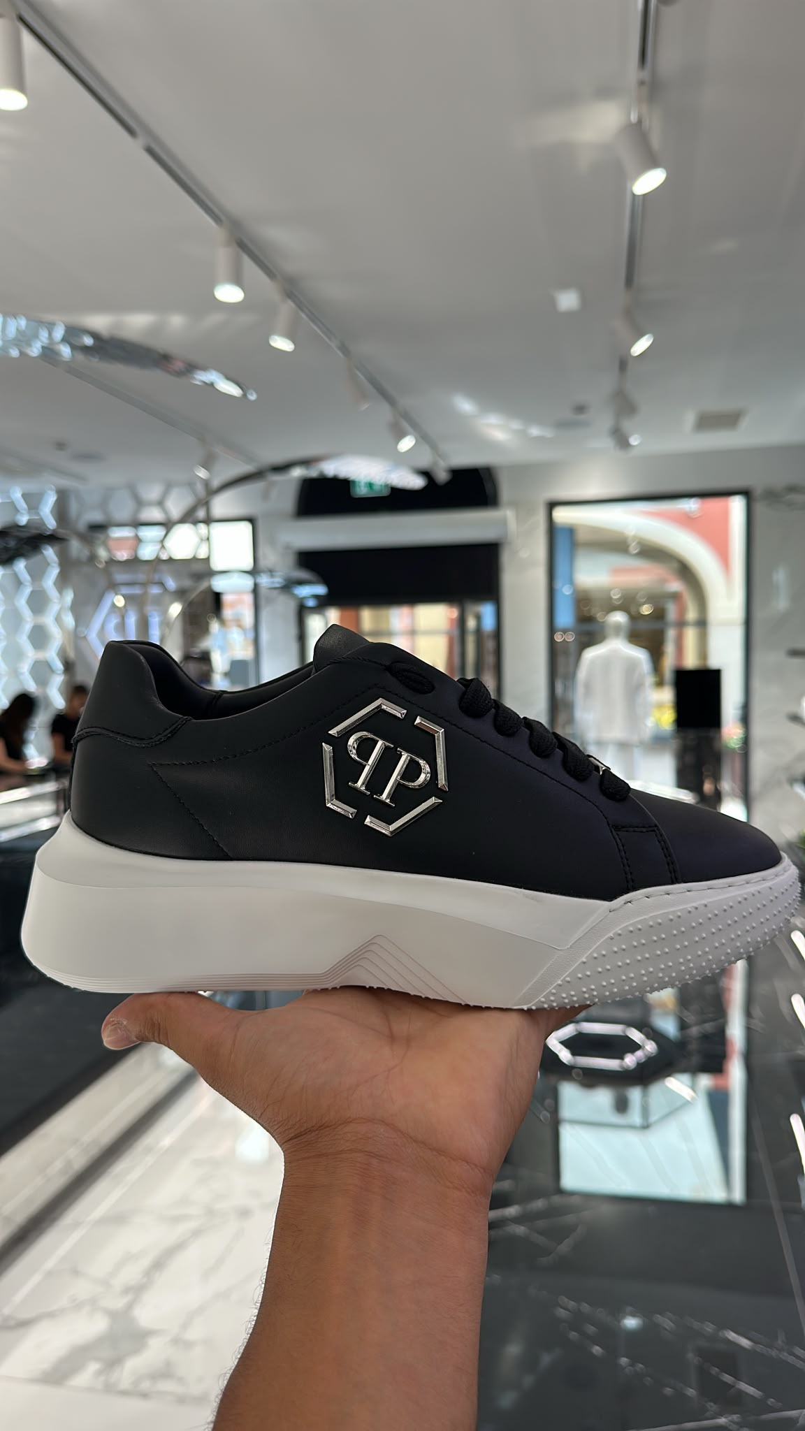 Philipp Plein Leather Lo-Top Sneaker Hexagon